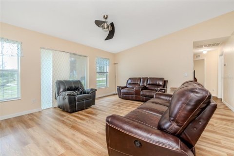 House in Davenport, Florida 3 bedrooms, 150.69 sq.m. № 1884046 - photo 11