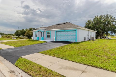 House in Davenport, Florida 3 bedrooms, 150.69 sq.m. № 1884046 - photo 30