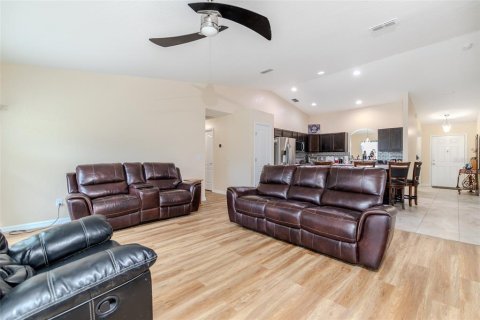 House in Davenport, Florida 3 bedrooms, 150.69 sq.m. № 1884046 - photo 10