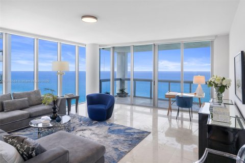 Condo in Miami Beach, Florida, 2 bedrooms  № 1934712 - photo 3