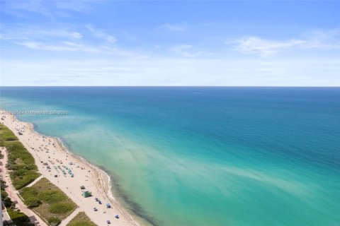 Condo in Miami Beach, Florida, 2 bedrooms  № 1934712 - photo 7