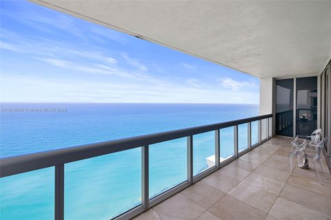 Condo in Miami Beach, Florida, 2 bedrooms  № 1934712 - photo 28