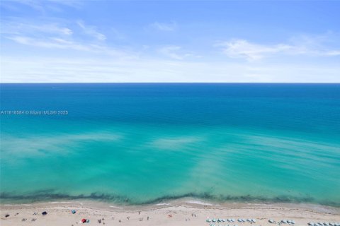 Condo in Miami Beach, Florida, 2 bedrooms  № 1934712 - photo 6