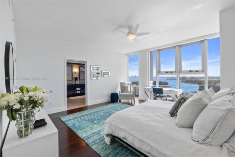 Condo in Miami Beach, Florida, 2 bedrooms  № 1934712 - photo 9