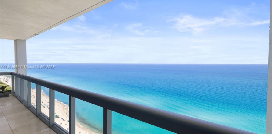 Condo in Miami Beach, Florida, 2 bedrooms № 1934712