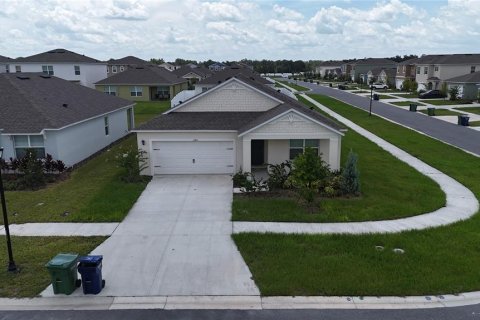 House in Winter Haven, Florida 4 bedrooms, 174.84 sq.m. № 1854467 - photo 3