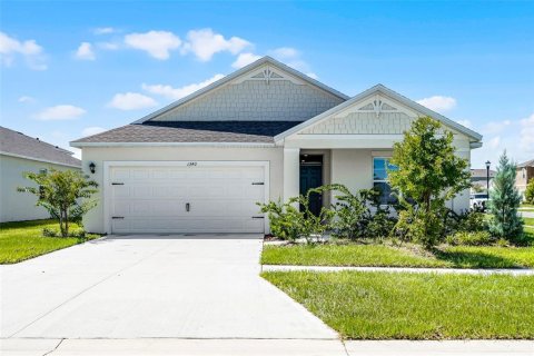 House in Winter Haven, Florida 4 bedrooms, 174.84 sq.m. № 1854467 - photo 1