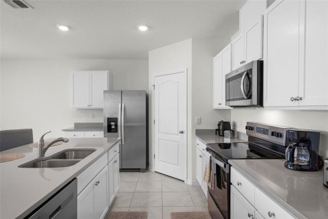 House in Winter Haven, Florida 4 bedrooms, 174.84 sq.m. № 1854467 - photo 6