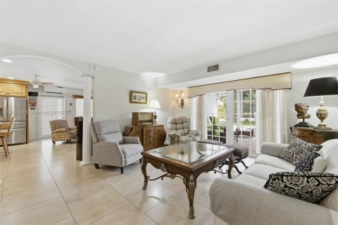 Купить виллу или дом в Плантация, Флорида 3 спальни, 191.75м2, № 1968845 - фото 12