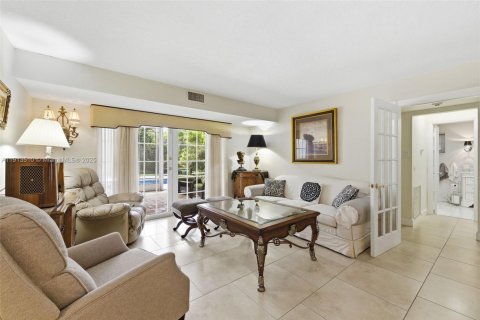 Купить виллу или дом в Плантация, Флорида 3 спальни, 191.75м2, № 1968845 - фото 11