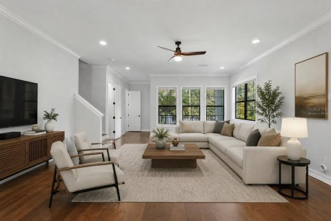 Townhouse in Saint Petersburg, Florida 3 bedrooms, 236.9 sq.m. № 2100044 - photo 4