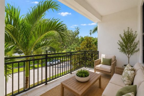 Townhouse in Saint Petersburg, Florida 3 bedrooms, 236.9 sq.m. № 2100044 - photo 21
