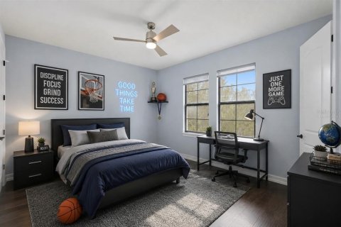 Townhouse in Saint Petersburg, Florida 3 bedrooms, 236.9 sq.m. № 2100044 - photo 26