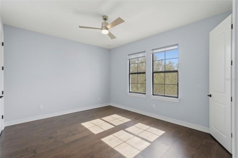Townhouse in Saint Petersburg, Florida 3 bedrooms, 236.9 sq.m. № 2100044 - photo 27