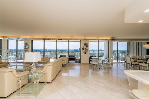 Copropriété à louer à Bal Harbour, Floride: 4 chambres, 306.58 m2 № 1867300 - photo 24