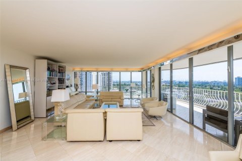 Copropriété à louer à Bal Harbour, Floride: 4 chambres, 306.58 m2 № 1867300 - photo 17