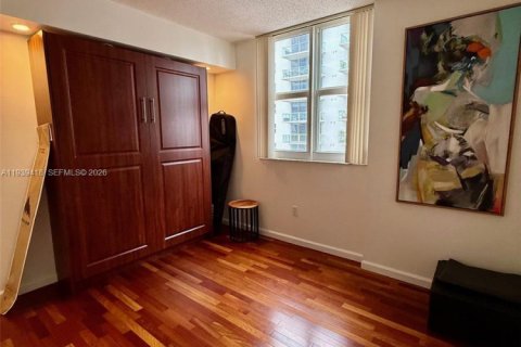 Купить кондоминиум в Майами, Флорида 2 спальни, 85.75м2, № 1997418 - фото 2