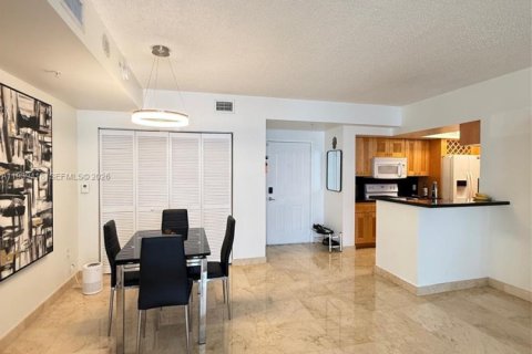 Купить кондоминиум в Майами, Флорида 2 спальни, 85.75м2, № 1997418 - фото 10