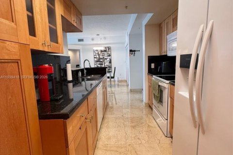 Купить кондоминиум в Майами, Флорида 2 спальни, 85.75м2, № 1997418 - фото 18