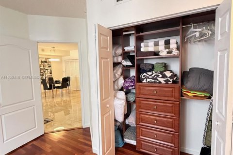 Купить кондоминиум в Майами, Флорида 2 спальни, 85.75м2, № 1997418 - фото 3