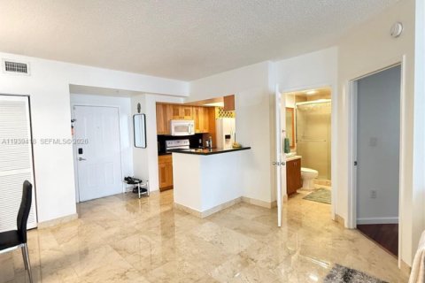 Купить кондоминиум в Майами, Флорида 2 спальни, 85.75м2, № 1997418 - фото 11