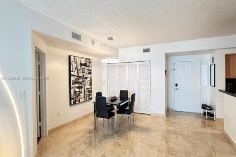 Купить кондоминиум в Майами, Флорида 2 спальни, 85.75м2, № 1997418 - фото 9