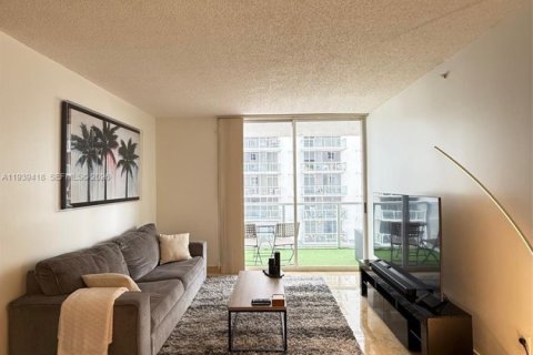 Купить кондоминиум в Майами, Флорида 2 спальни, 85.75м2, № 1997418 - фото 5