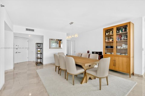 Copropriété à vendre à Miami, Floride: 3 chambres, 214.6 m2 № 2037695 - photo 13