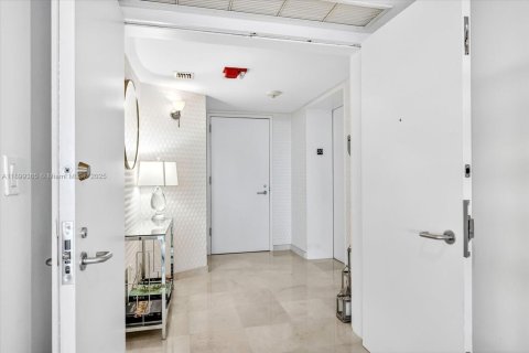 Copropriété à vendre à Miami, Floride: 3 chambres, 214.6 m2 № 2037695 - photo 19