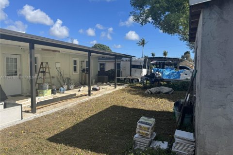 Villa ou maison à vendre à Miami Gardens, Floride: 2 chambres, 86.21 m2 № 1996804 - photo 11
