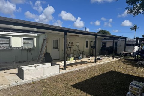 Villa ou maison à vendre à Miami Gardens, Floride: 2 chambres, 86.21 m2 № 1996804 - photo 10