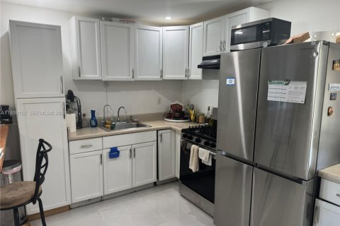 Villa ou maison à vendre à Miami Gardens, Floride: 2 chambres, 86.21 m2 № 1996804 - photo 5