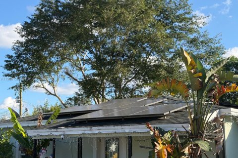 Casa en venta en Miami Gardens, Florida, 2 dormitorios, 86.21 m2 № 1996804 - foto 4