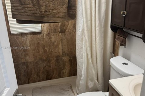Villa ou maison à vendre à Miami Gardens, Floride: 2 chambres, 86.21 m2 № 1996804 - photo 7