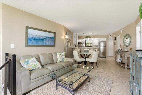 Condo in Marco Island, Florida, 1 bedroom  № 2106518 - photo 3