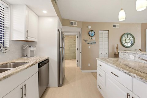 Condo in Marco Island, Florida, 1 bedroom  № 2106518 - photo 10