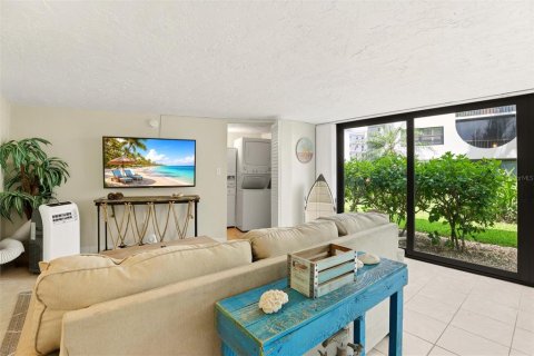 Condo in Marco Island, Florida, 1 bedroom  № 2106518 - photo 5