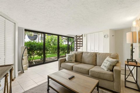 Condo in Marco Island, Florida, 1 bedroom  № 2106518 - photo 6