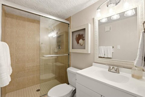 Condo in Marco Island, Florida, 1 bedroom  № 2106518 - photo 21
