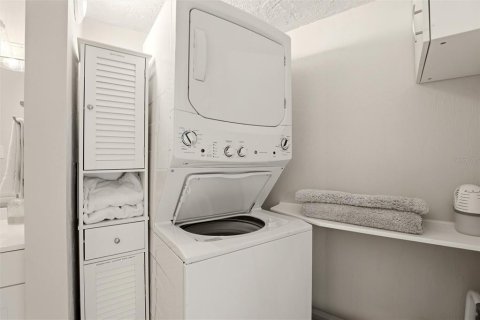 Condo in Marco Island, Florida, 1 bedroom  № 2106518 - photo 22