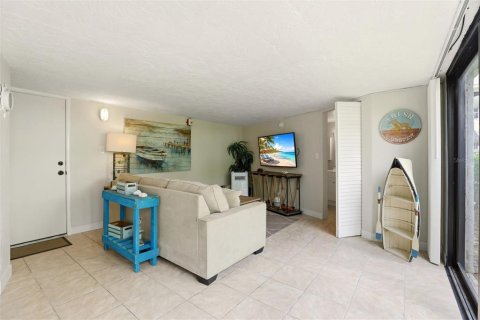 Condo in Marco Island, Florida, 1 bedroom  № 2106518 - photo 4