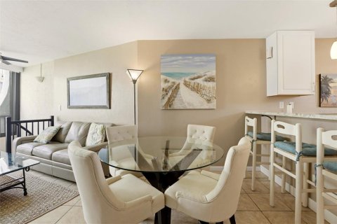 Condo in Marco Island, Florida, 1 bedroom  № 2106518 - photo 14