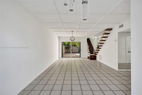 Adosado en venta en Miami Lakes, Florida, 3 dormitorios, 161.65 m2 № 1821541 - foto 10