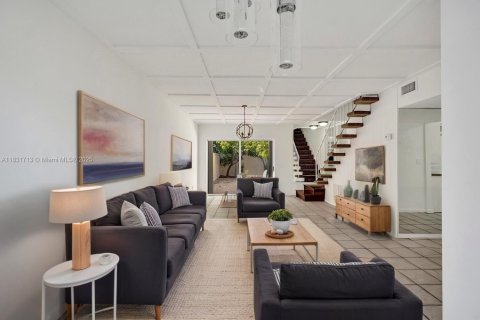 Adosado en venta en Miami Lakes, Florida, 3 dormitorios, 161.65 m2 № 1821541 - foto 9