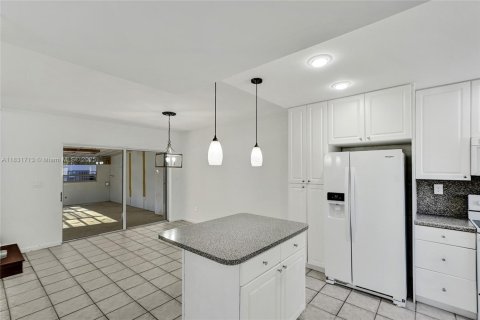 Adosado en venta en Miami Lakes, Florida, 3 dormitorios, 161.65 m2 № 1821541 - foto 17