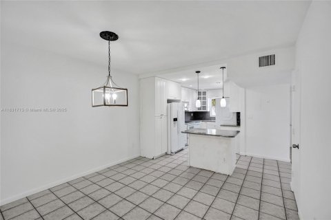 Adosado en venta en Miami Lakes, Florida, 3 dormitorios, 161.65 m2 № 1821541 - foto 15