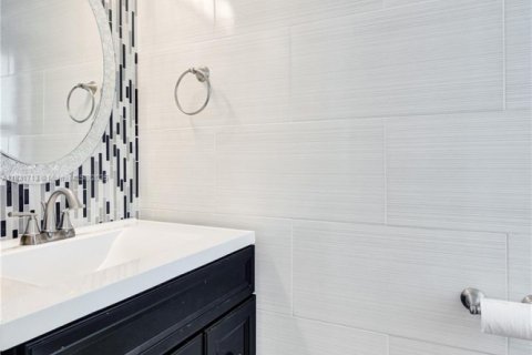 Adosado en venta en Miami Lakes, Florida, 3 dormitorios, 161.65 m2 № 1821541 - foto 21