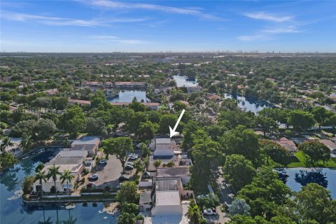 Adosado en venta en Miami Lakes, Florida, 3 dormitorios, 161.65 m2 № 1821541 - foto 5