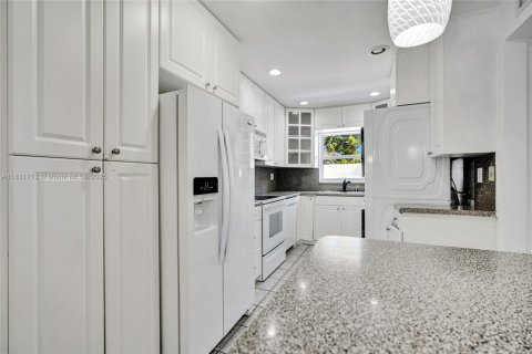 Adosado en venta en Miami Lakes, Florida, 3 dormitorios, 161.65 m2 № 1821541 - foto 19