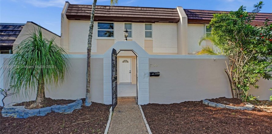 Adosado en Miami Lakes, Florida 3 dormitorios, 161.65 m2 № 1821541